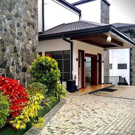 Riverbank Resort 加姆波勒 外观 照片