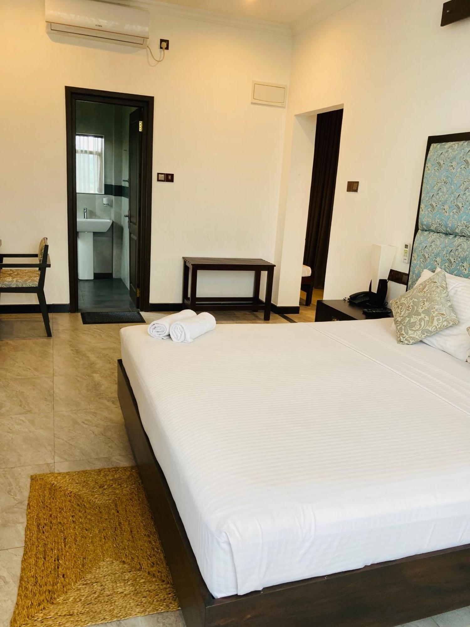 Riverbank Resort 加姆波勒 外观 照片